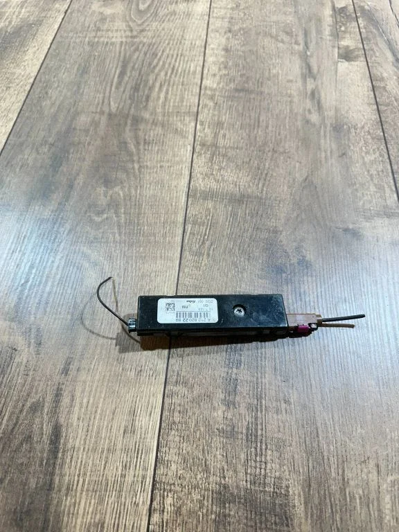 Antenas pastiprinātājs – Mercedes-Benz E klase W212 (2009-2016)