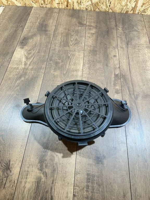 Subwoofer speaker – Mercedes-Benz S-Class W220 (1998-2006)