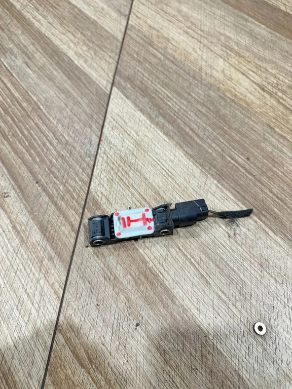 Airbag deployment crash/impact sensor 31805253