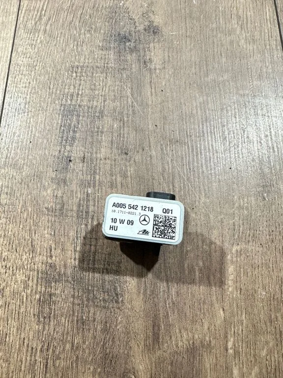 Drošības spilvenu trieciena sensors – Mercedes-Benz E klase C207 W207 (2009-2017)