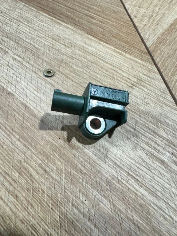 Airbag deployment crash/impact sensor – Mercedes-Benz C-Class AMG W204 (2007-2014)