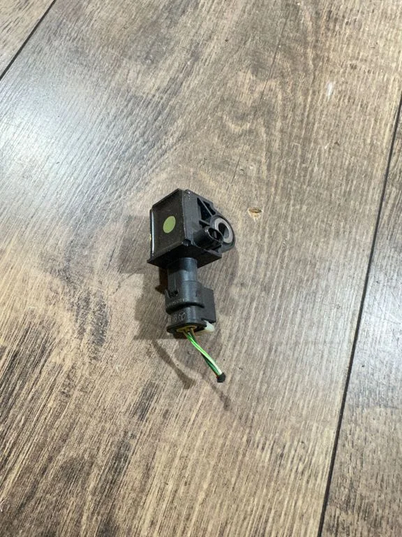 Airbag deployment crash/impact sensor – Mercedes-Benz C-Class W205 (2014-2021)
