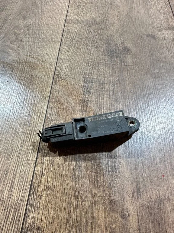 Drošības spilvenu trieciena sensors C25571203A4