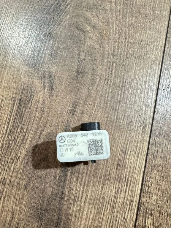 Drošības spilvenu trieciena sensors – Mercedes-Benz CLS klase C218 X218 (2011-2017)