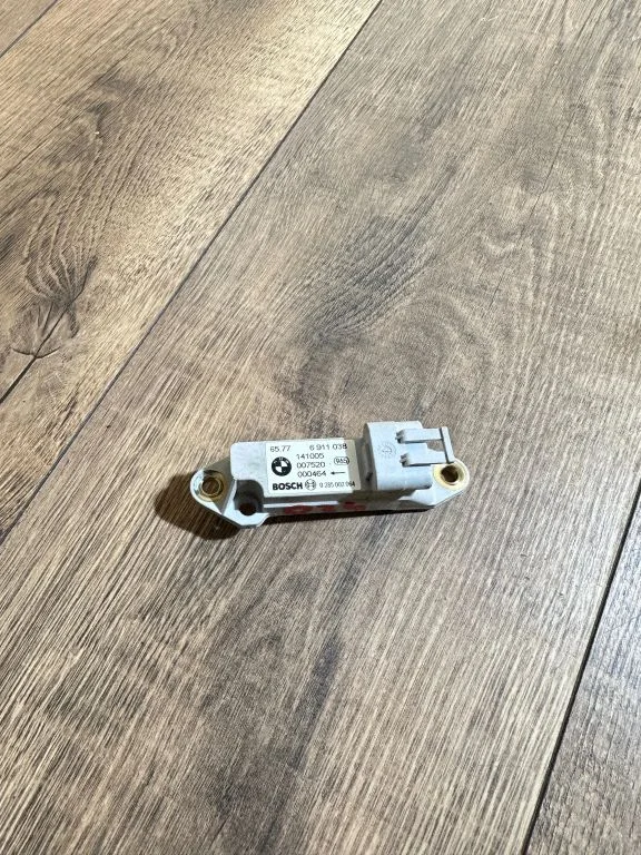 Turvapadja löögiandur 6911038
