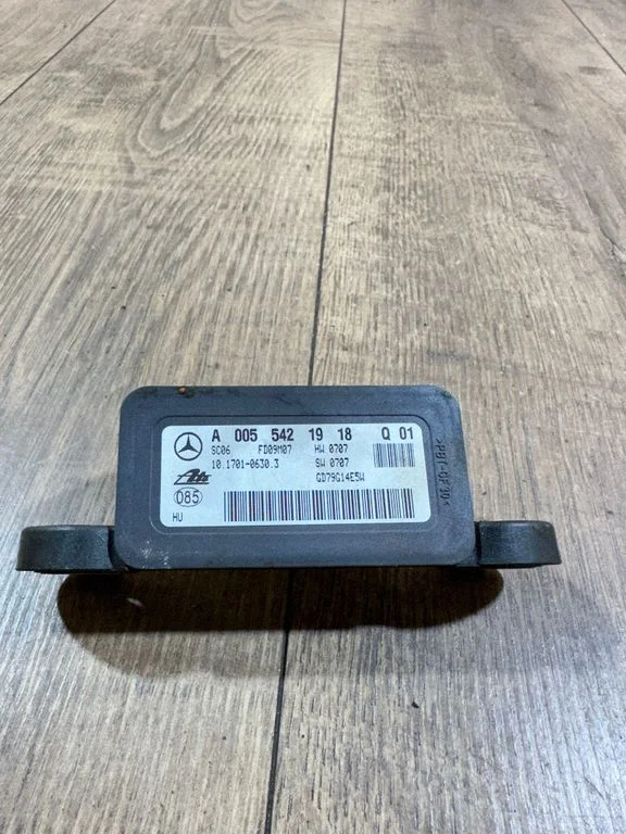 ESP (stabilitātes sistēmas) sensors (paātrinājuma sensors) A0055421918