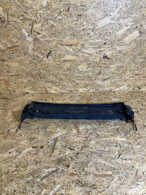 Radiatoru paneļa augšējā daļa – Mercedes-Benz ML klase W164 (2005-2011)