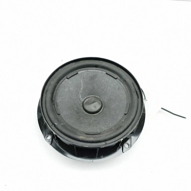 Skaļrunis (-ņi) priekšējās durvīs 7C0035453