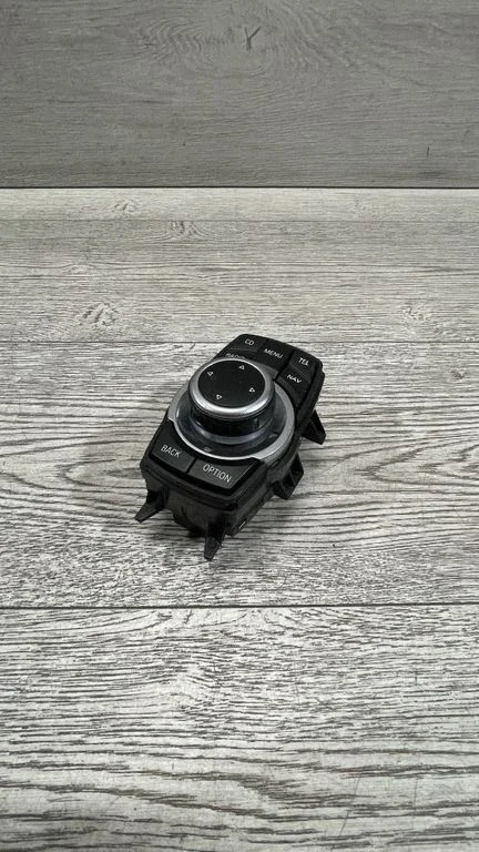 Multimediju kontrolieris – BMW 3. sērija E90 E91 (2005-2012)