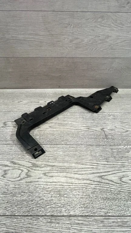 Mocowanie zderzaka tylnego – BMW Seria 3 E90 E91 (2005-2012)