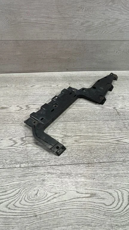 Mocowanie zderzaka tylnego – BMW Seria 3 E90 E91 (2005-2012)