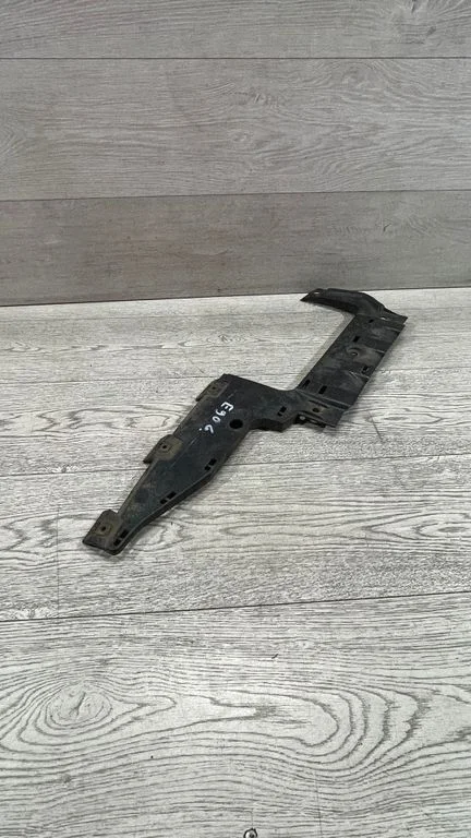 Mocowanie zderzaka tylnego – BMW Seria 3 E90 E91 (2005-2012)