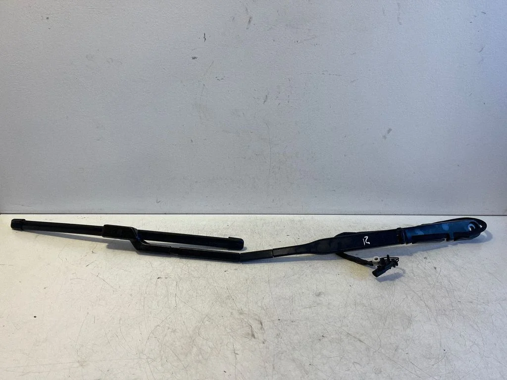 Front wiper blade arm – Volvo V60 (2018-)