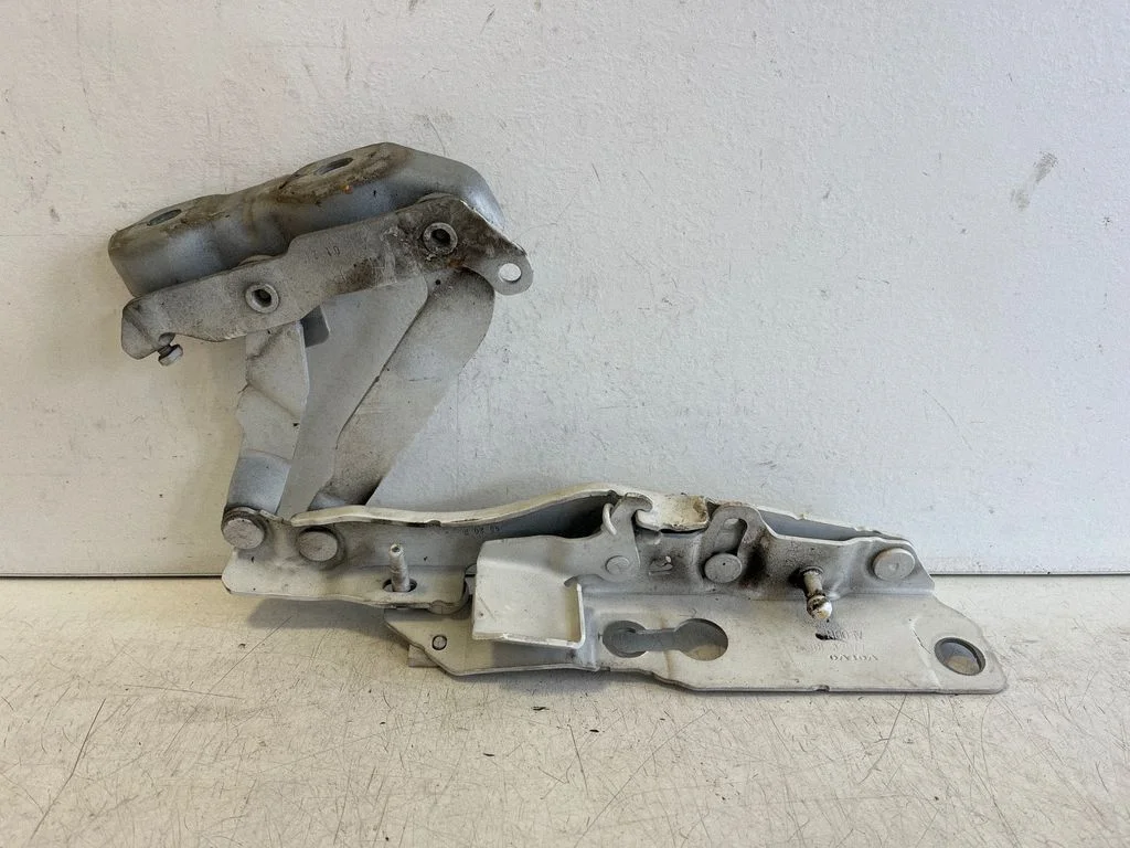 Engine bonnet/hood hinges – Volvo V60 (2018-)