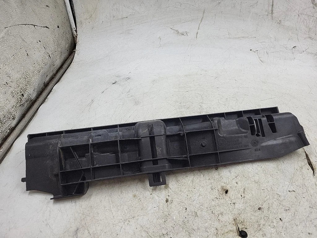 Radiator mount bracket 11074810