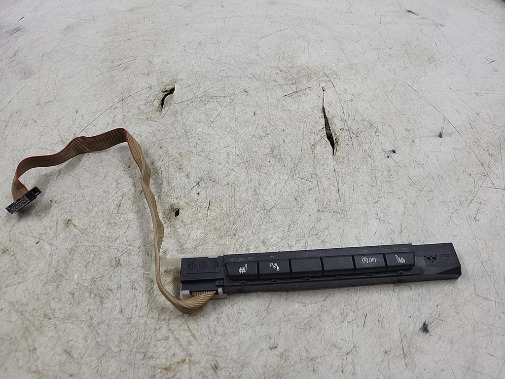 Seat heating switch 6970914
