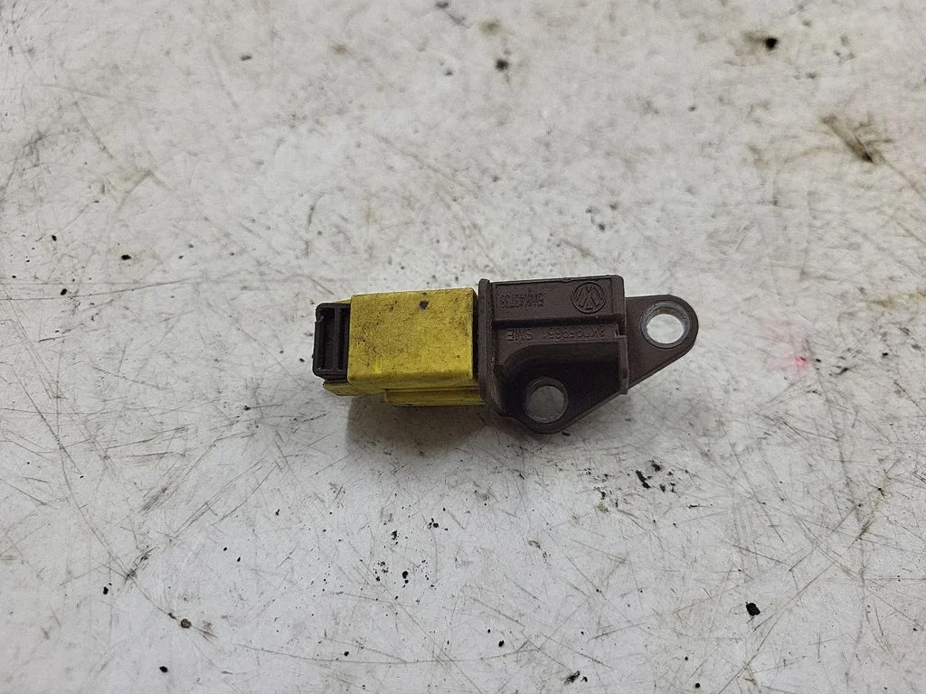Drošības spilvenu trieciena sensors – Audi A4 S4 B8 8K (2008-2015)