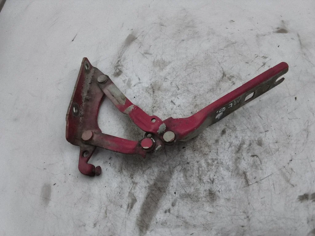 Motora pārsega eņģe (-es) 5K0823301C