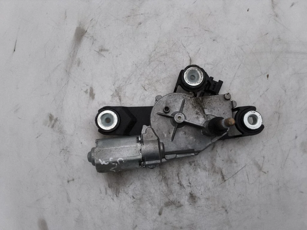 Aizmugurējā stikla tīrītāja motoriņš 0390201588