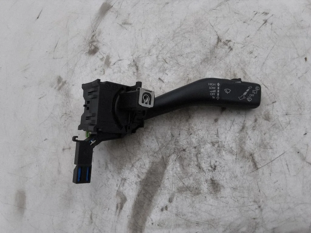 Wiper control stalk – Volkswagen Caddy (2004-2010)