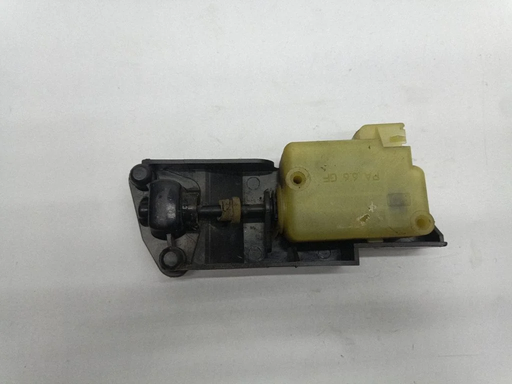 Fuel tank cap lock motor – Volvo S80 (1999-2003)