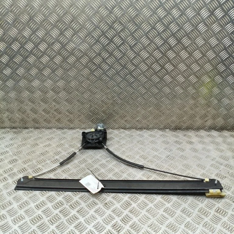 Priekšējā el. loga pacēlāja mehānisma komplekts 8W0959801DE
