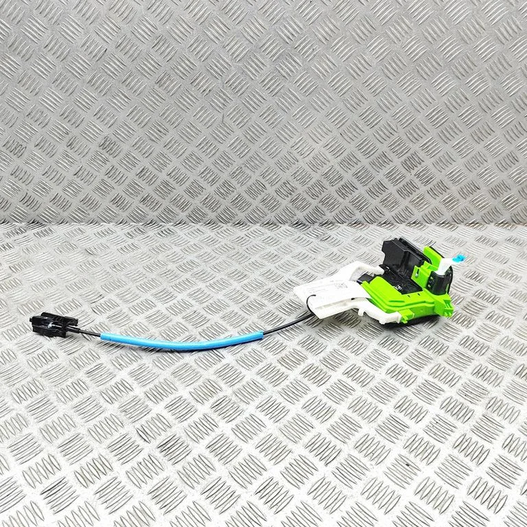 Front door lock 7122042000