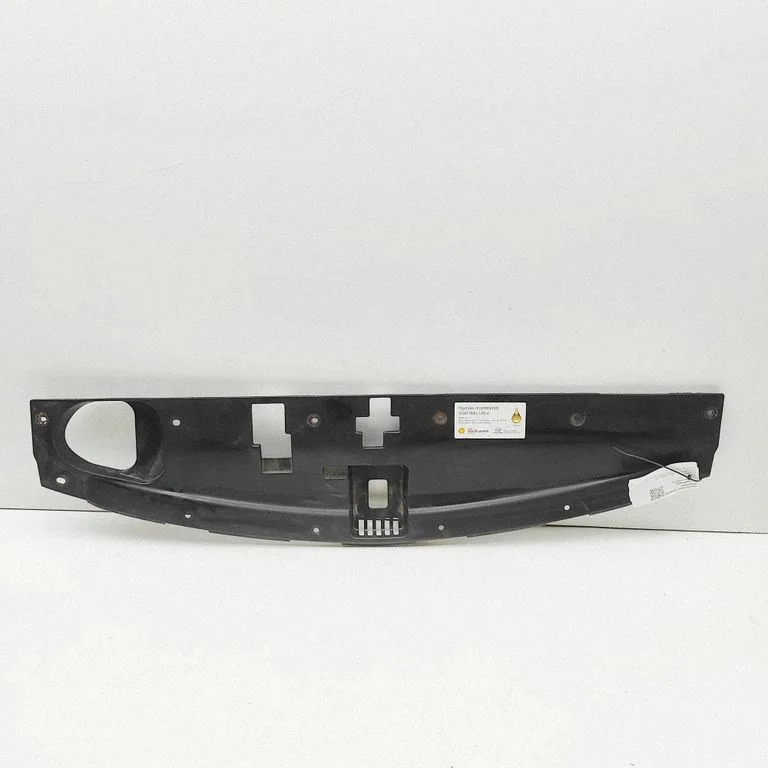 Radiator trim – Hyundai Grand Santa Fe NC (2014-2018)