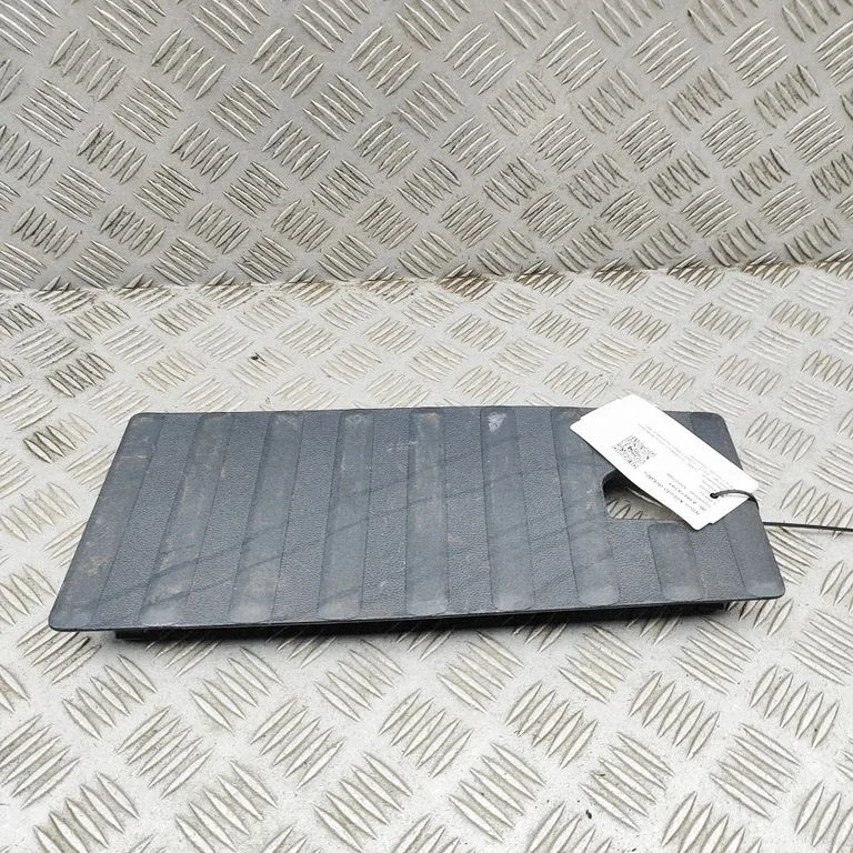 Sāna apdare (aizmugurējā) PZ31B132A24C