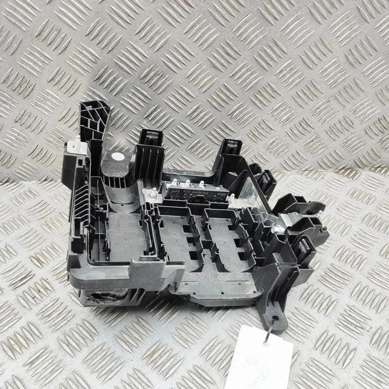Drošinātāju kārba (komplekts) SU5T146597ATA