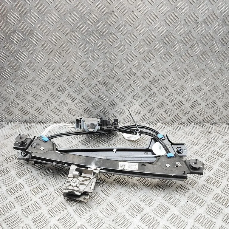 Rear window lifting mechanism without motor 102882100F