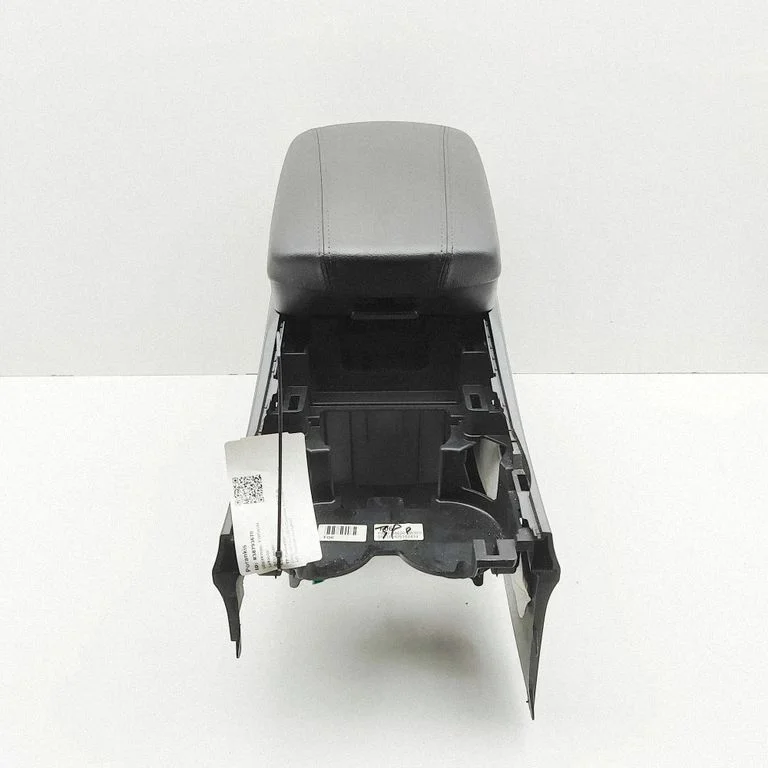 Podłokietnik 846602W100