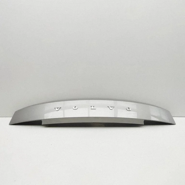 Tailgate trim 32296202 – Volvo EC40 (2024-)