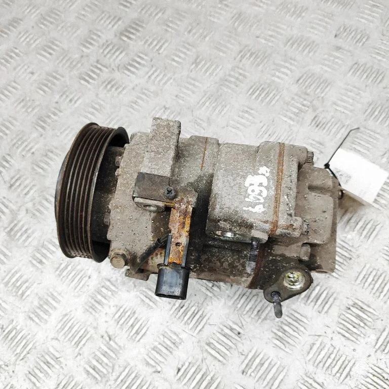 Sprężarka klimatyzacji 977012W050