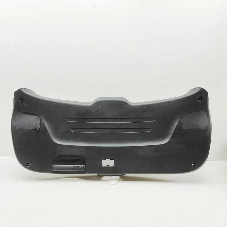 Listwa klapy bagażnika 817502W500
