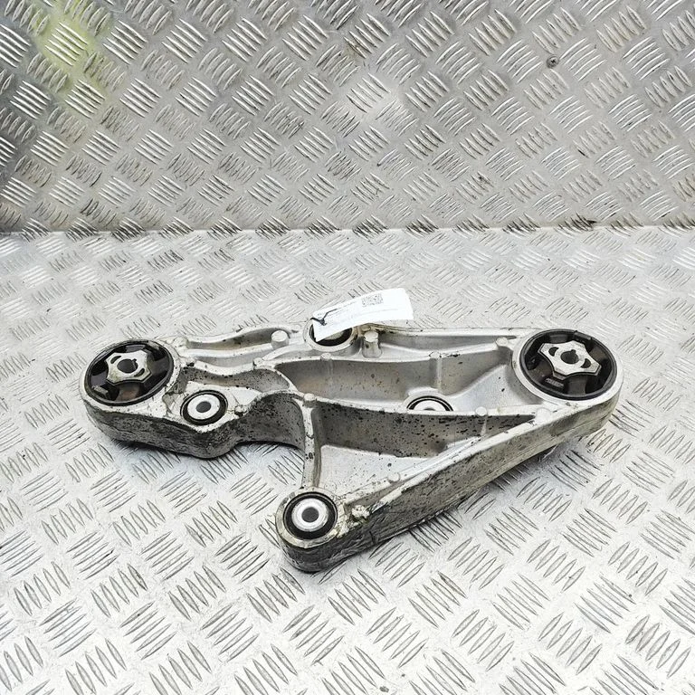 Engine mounting bracket 113584500C