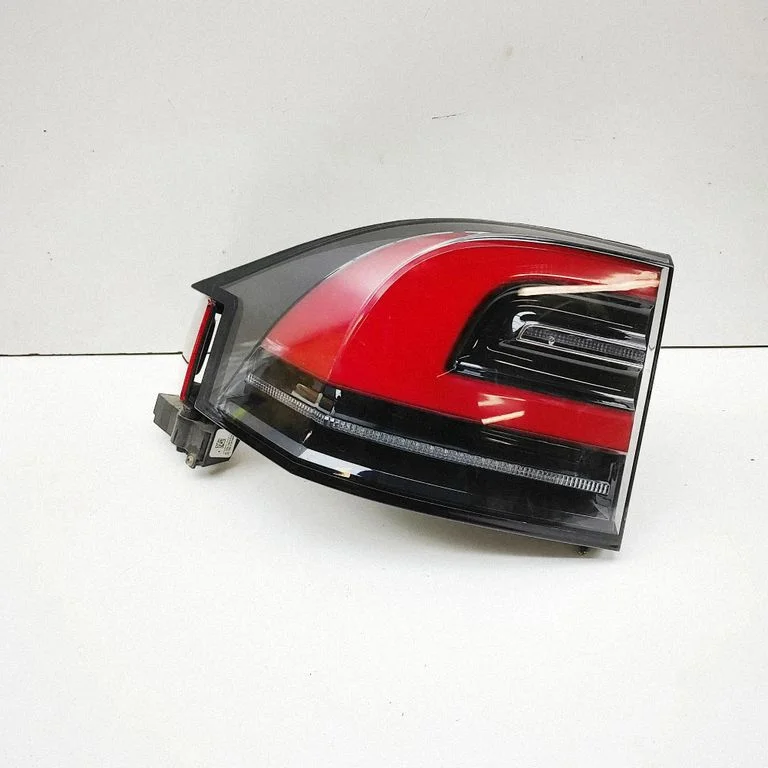 Rear/tail lights 103433400B