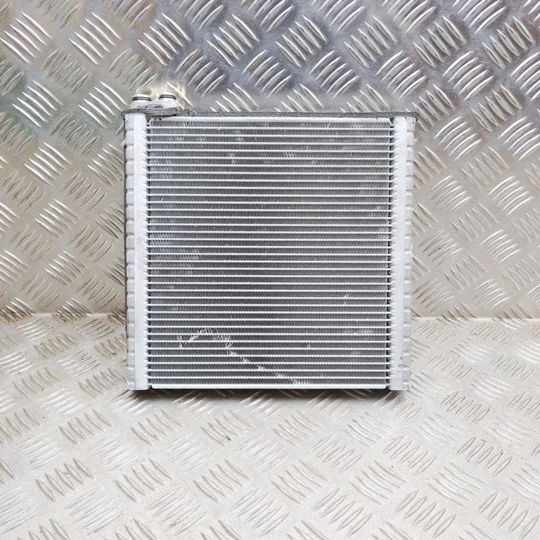 Kliimaseadme jahutusradiaator (kondensaator) 77364087