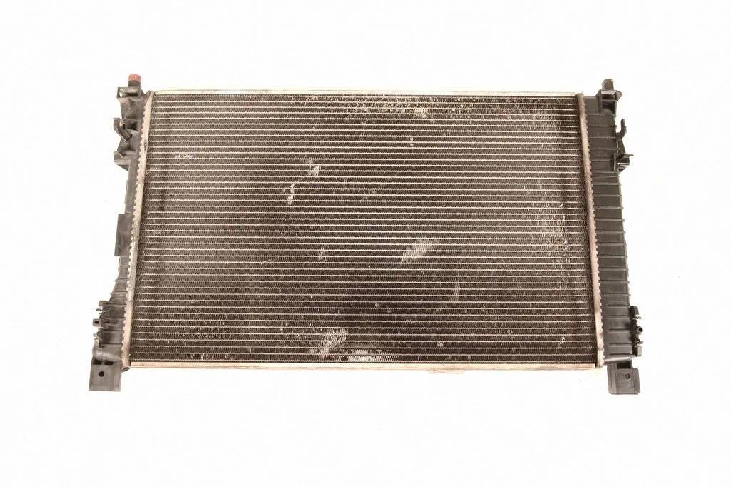 Jahutusvedeliku radiaator – Mercedes-Benz CLK-klass A209 C209 (2002-2009)