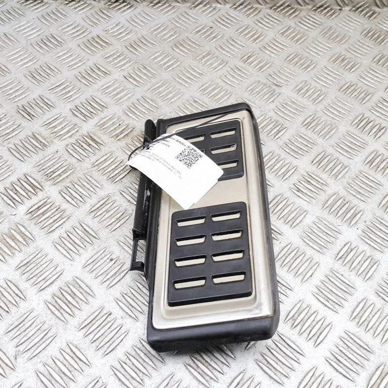 Foot rest pad/dead pedal 5Q1864551A