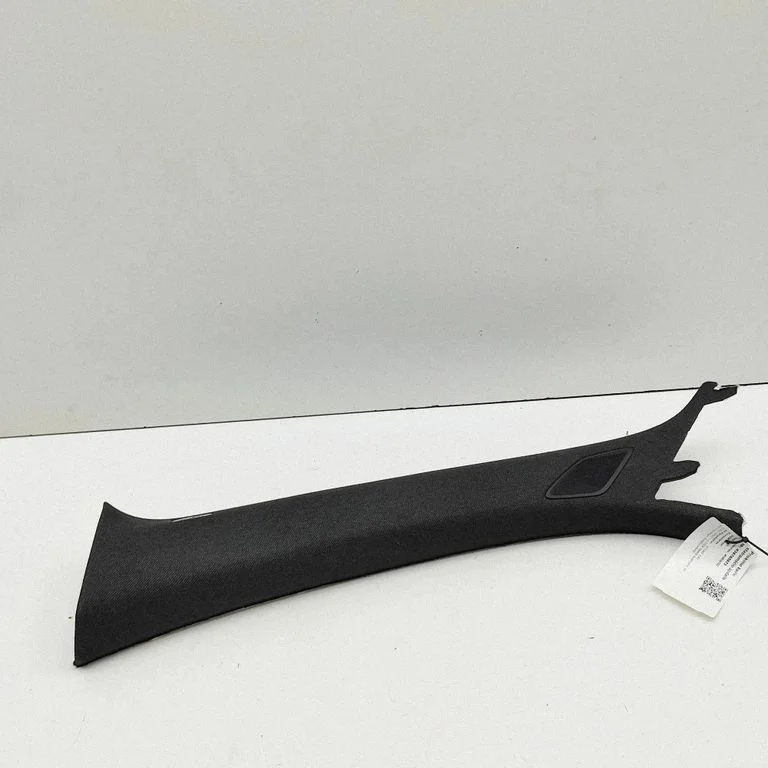 (A) piilari kate 32132416 – Volvo EC40 (2024-)