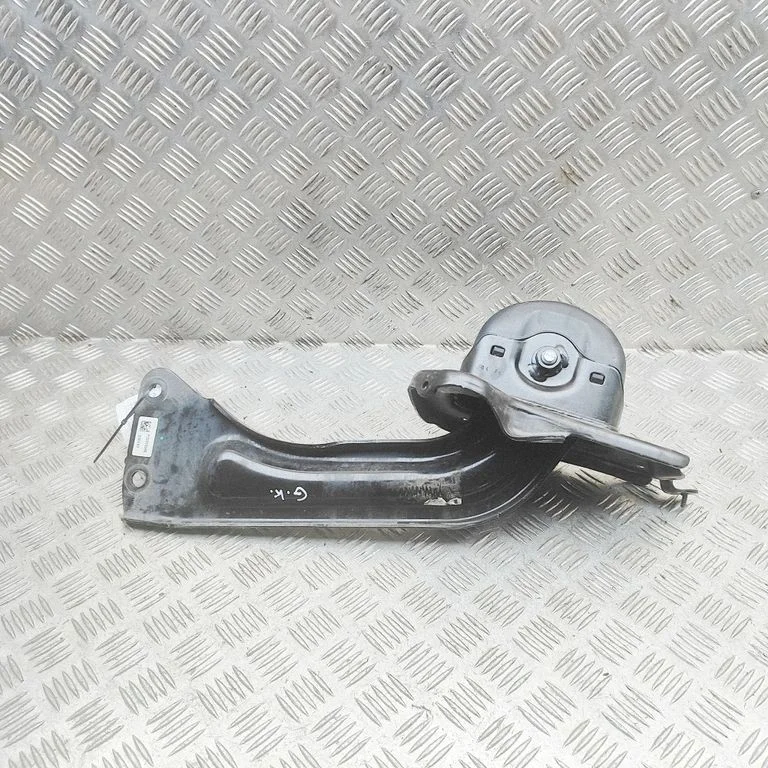Tagumine ülemine õõtshoob – Volvo EC40 (2024-)