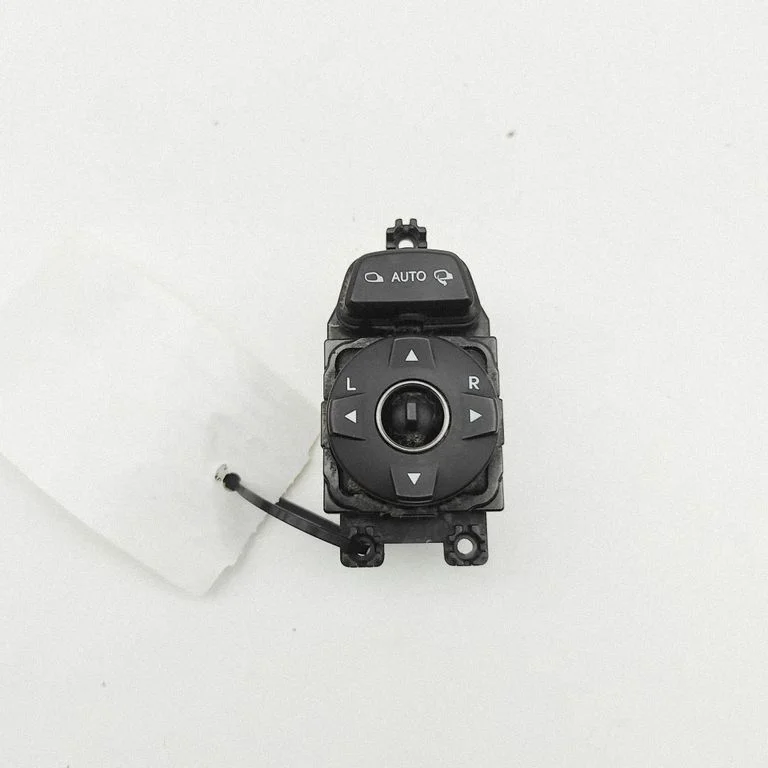 Wing mirror switch – Hyundai Grand Santa Fe NC (2014-2018)