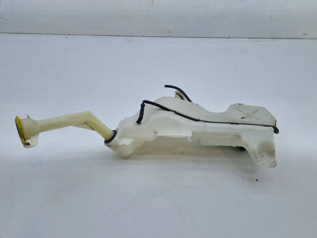 Windshield washer fluid reservoir/tank – Chrysler Pacifica (2017-)