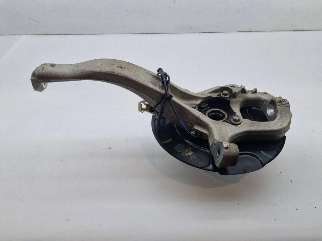 Front wheel hub – front right