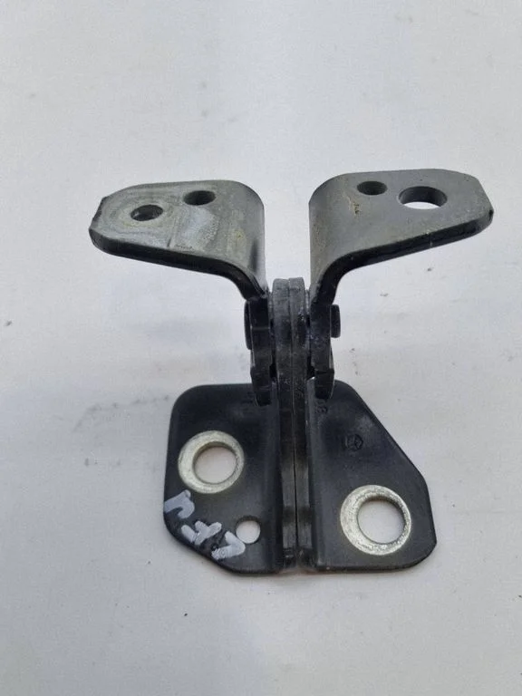 Front door upper hinge 855741