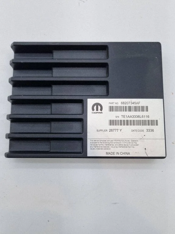 Wzmacniacz audio 68207345AF