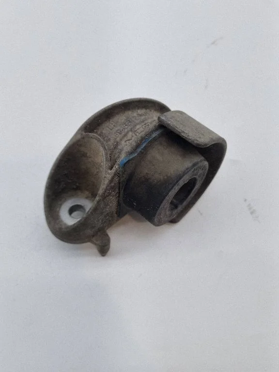 Muffler mount bracket/holder 68466129AB