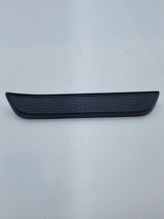 Listwa progowa tylna (wewnętrzna) – Jeep Grand Cherokee (2010-2021)