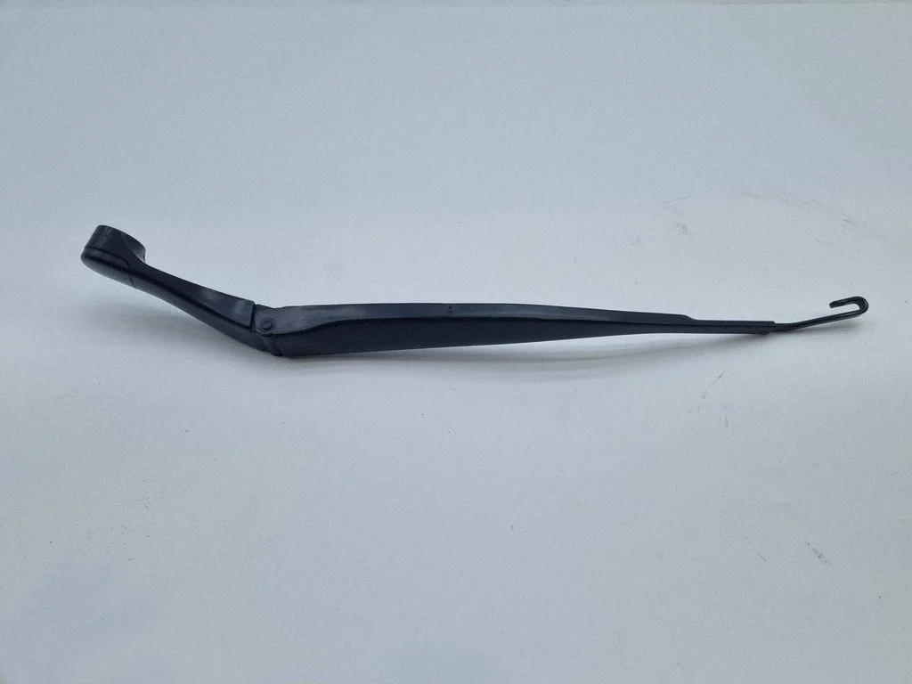 Front wiper blade arm K78A